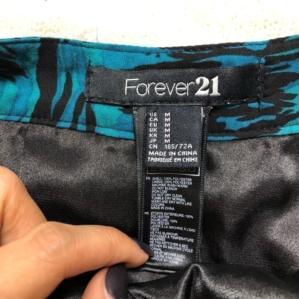 Forever 21 Vacay Skirt + Sweater set! - Picture 5 of 8